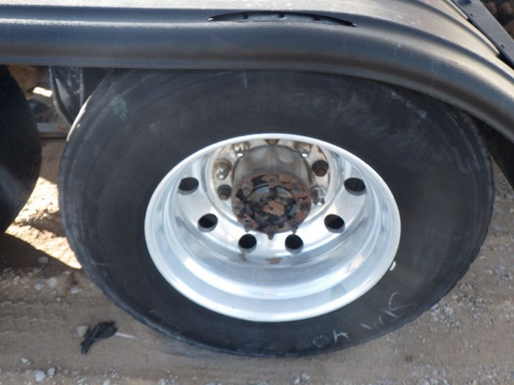 2009-freightliner-cascadia-125-image-6