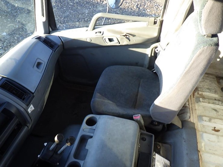 2000-mitsubishi-12'-s/a-hook-truck-image-33