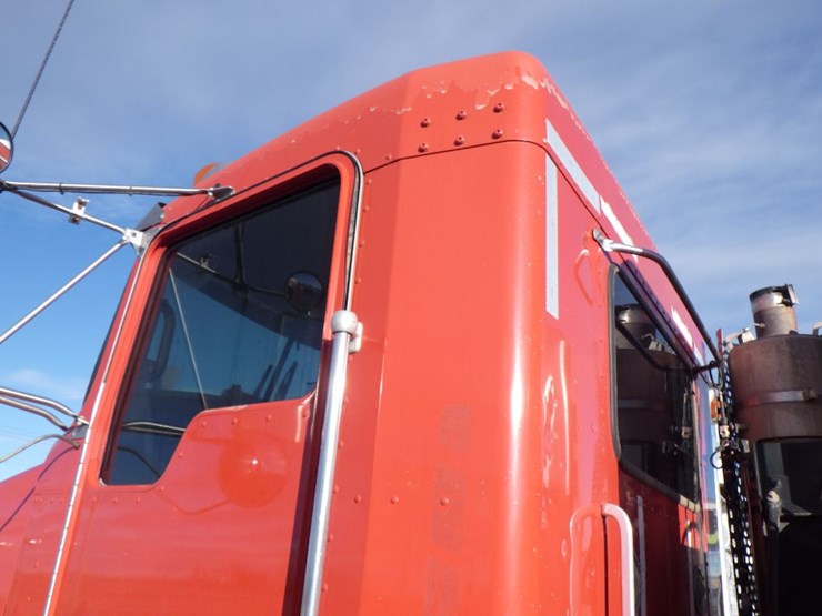 2010-kenworth-t800-image-18