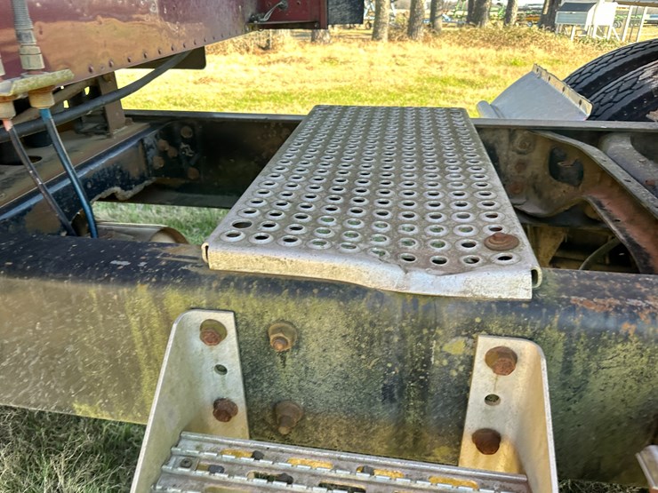 1997-caterpillar-10-image-27