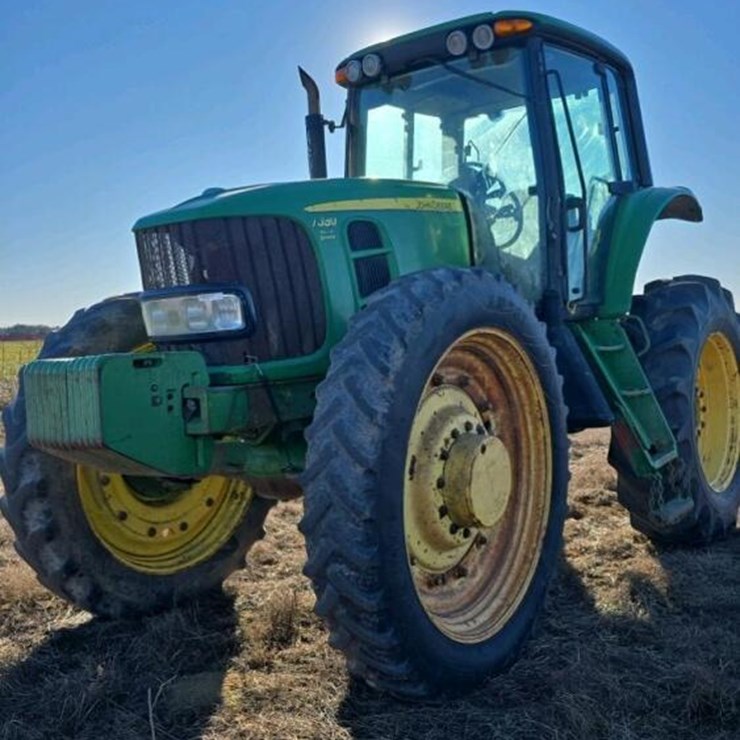JOHN DEERE 7330