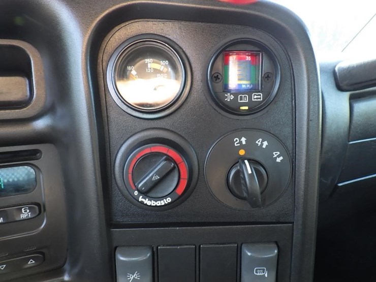 2007-gmc-c5500-crew-cab-16'-s/a-flatbed-truck-image-26