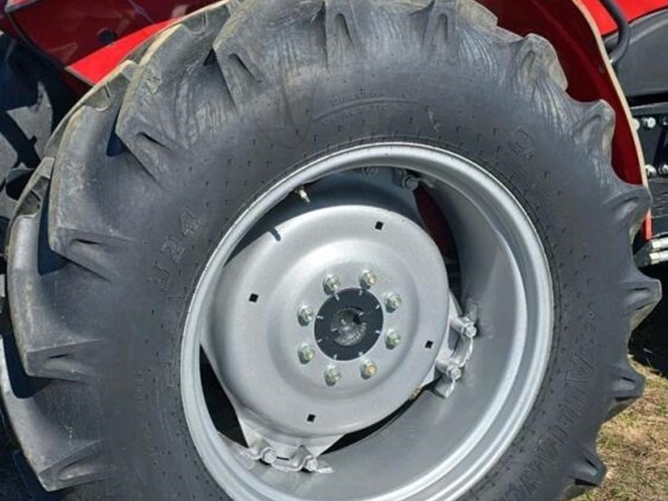 case-ih-farmall-70a-image-7