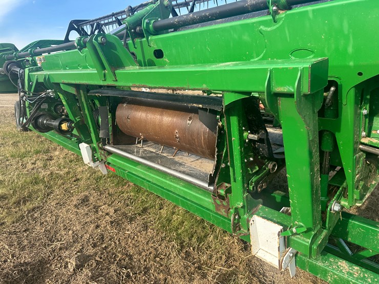 2015-john-deere-630d-image-9