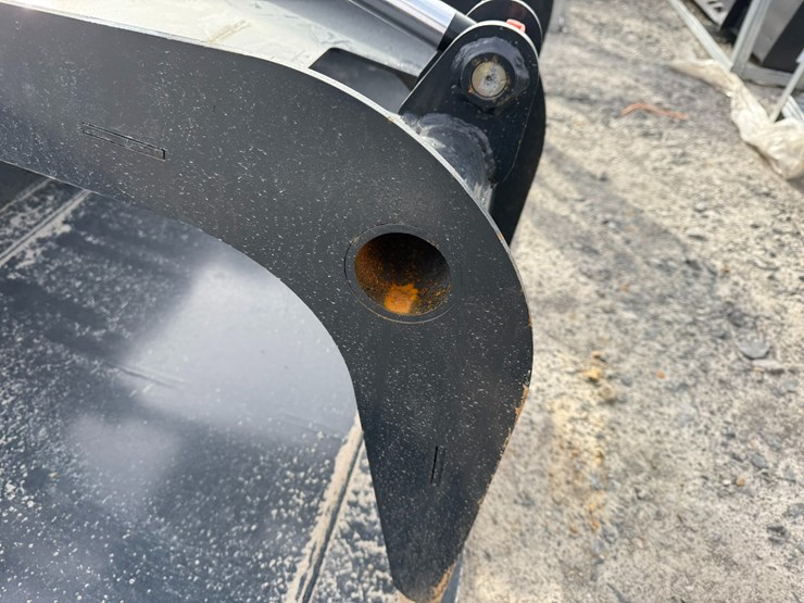 #2091-•-land-honor-sgb-11-72"-skid-steer-grappleinv#-36047-image-6