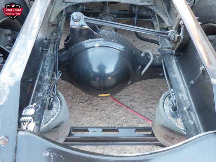 2023-volvo-vnl-760-image-17