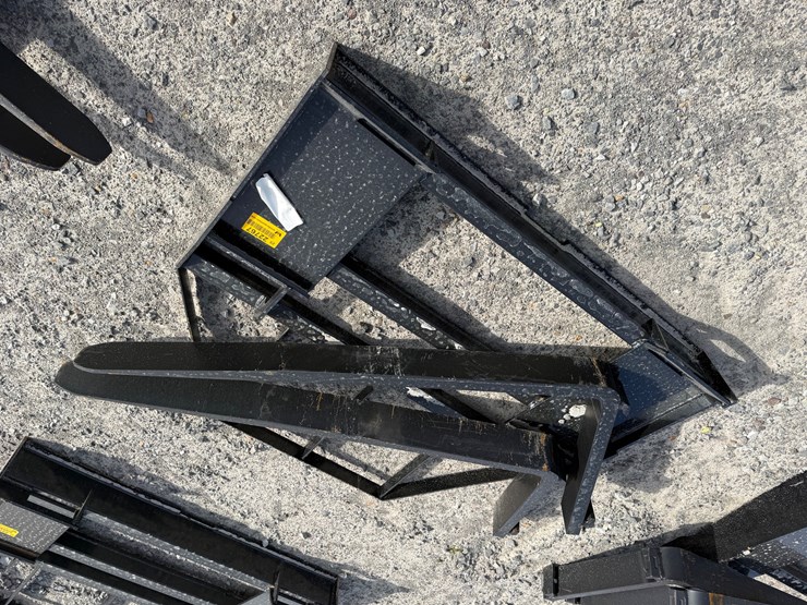 #22767-•-unused-mower-king-sa-48"-skid-steer-forks-image-1