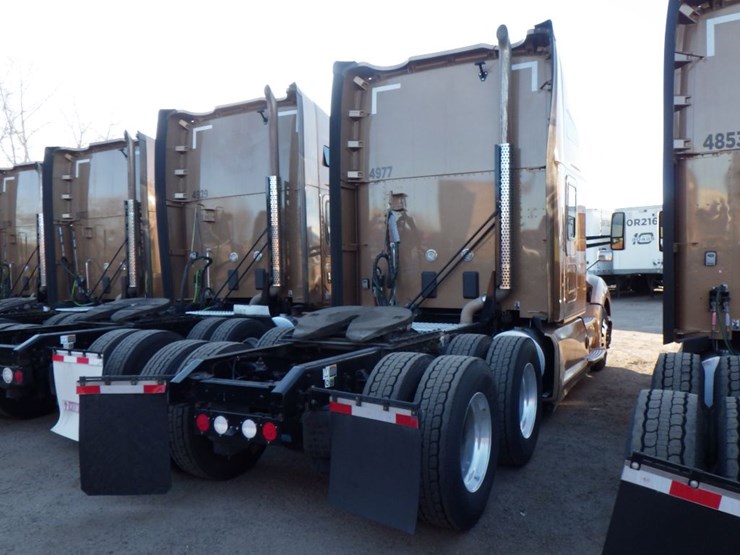 2022-kenworth-t680-image-9