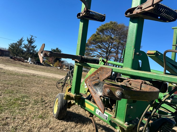 john-deere-27-image-36