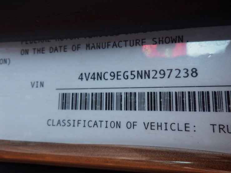 2022-volvo-vnl-760-image-19