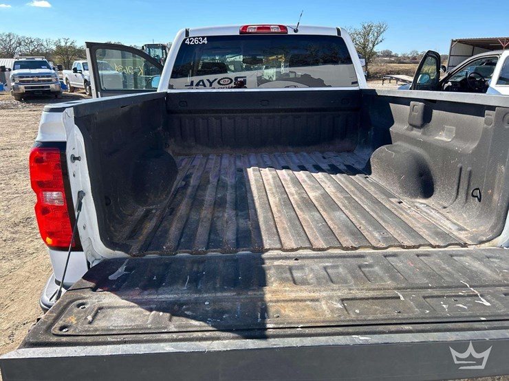 2019-chevrolet-silverado-1500-image-17