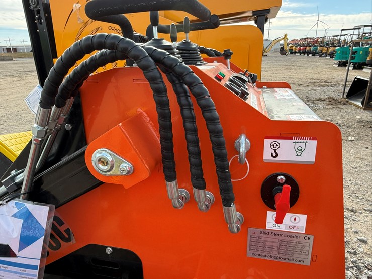 #96-•-unused-sdlool-sl36c-stand-on-tracked-loader-36cj251271-inv#-36230-image-13