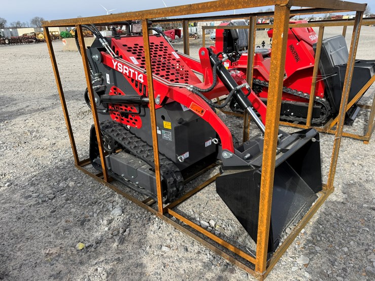 #22787-•-unused-agt-ysrt114-stand-on-tracked-loader-ysrt142025l110321-image-2