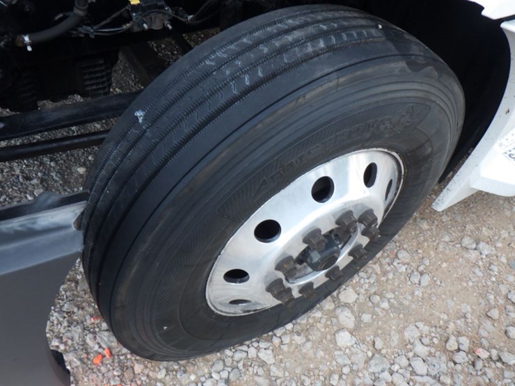 2022-freightliner-cascadia-126-image-25