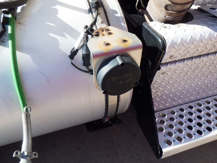 2022-kenworth-t680-image-6