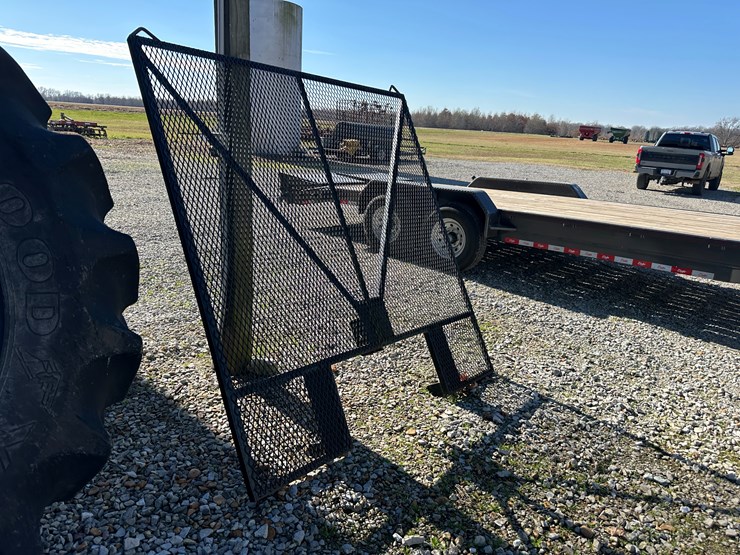 #35804-•-3pt-back-glass-tractor-guard-image-2