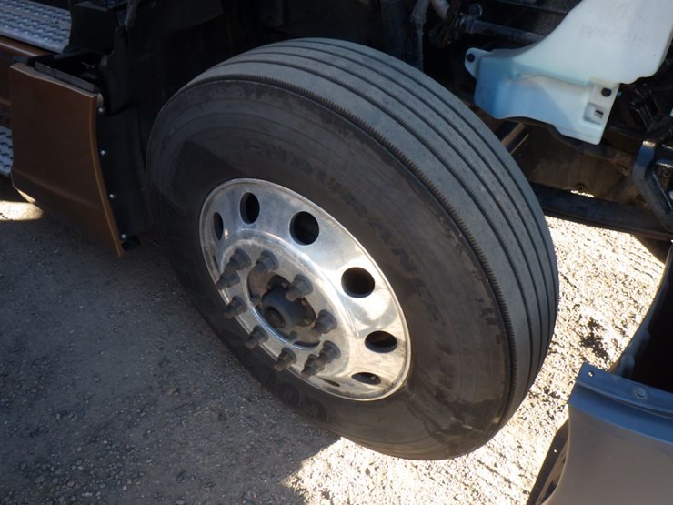 2024-kenworth-t680-image-28