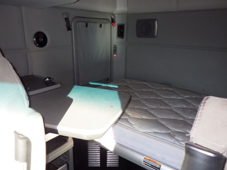 2022-kenworth-t680-image-20