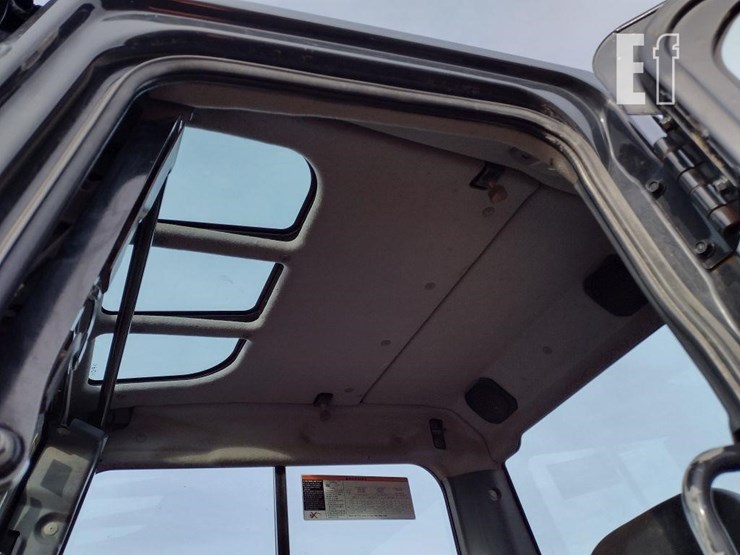 2017-kubota-kx040-4-image-15