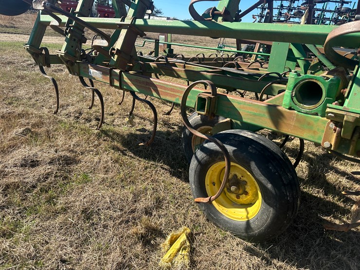 john-deere-42-image-33