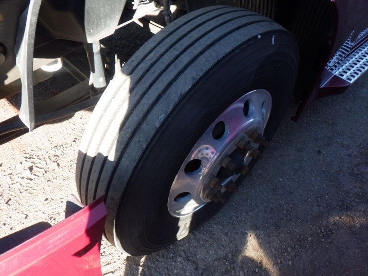 2021-volvo-vnl-300-image-19