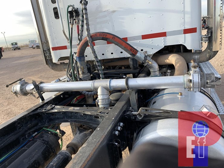 2021-freightliner-coronado-122-sd-image-10