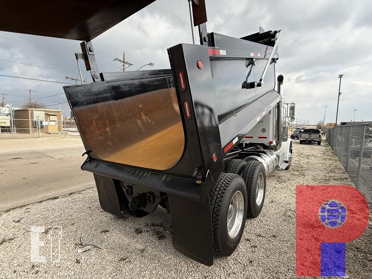 2014-peterbilt-388-image-7