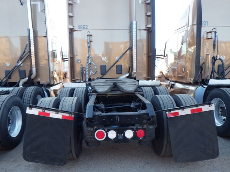 2022-kenworth-t680-image-13