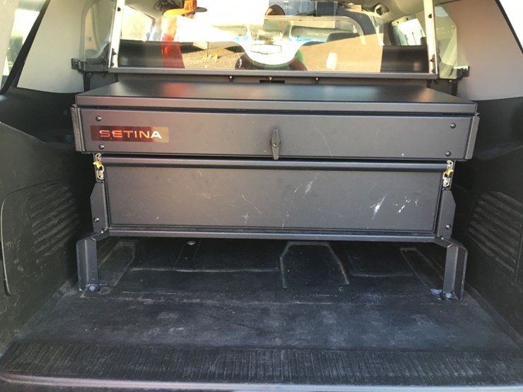 2016-chevrolet-tahoe-image-10