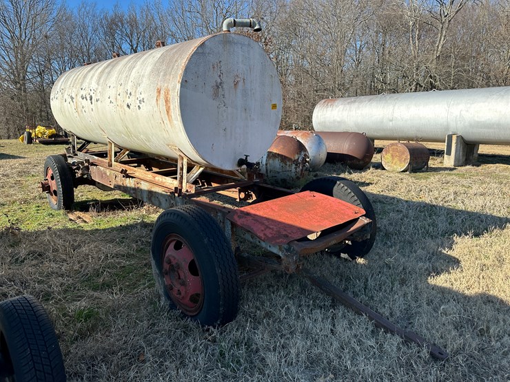 #35823-•-~1,000-gallon-fuel-wagon-image-2