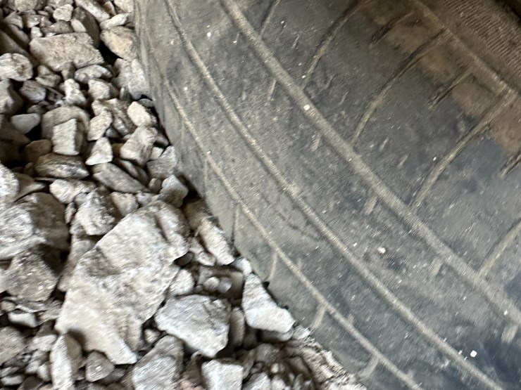 #35877-•-lot-of-(4)-yokohama-145/80r18-tires-&-rims-image-8