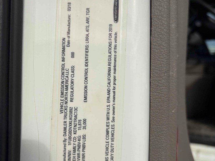 2019-freightliner-cascadia-single-axle-road-tractor-image-17