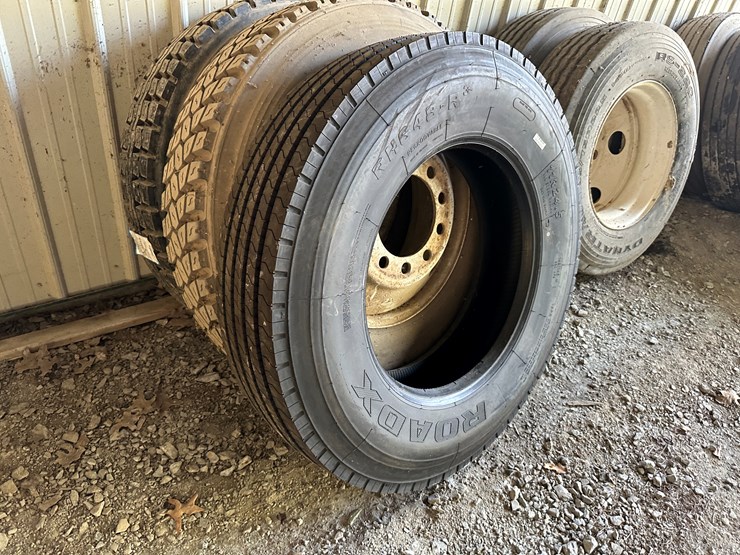 #35095-•-unused-lot-of-(3)-tires-image-2