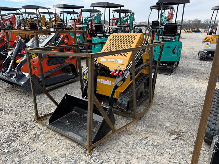 #83-•-unused-agt-mx-crt23-stand-on-tracked-loader-mxcrt232025j00636-inv#-35701-image-1