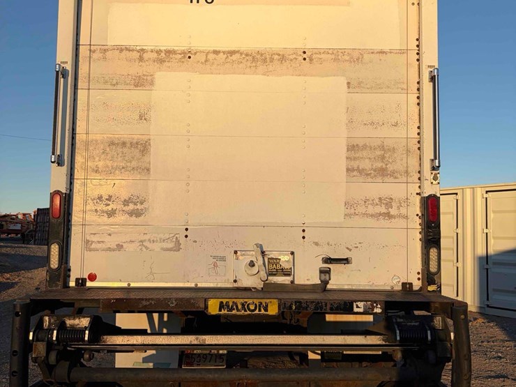 2011-hino-268-image-4