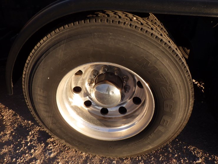 2014-kenworth-t800-image-17