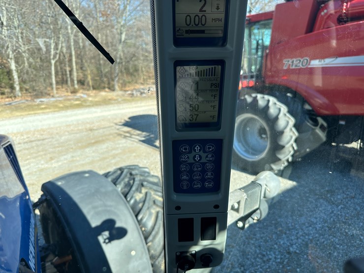 2014-new-holland-t8.330-image-88