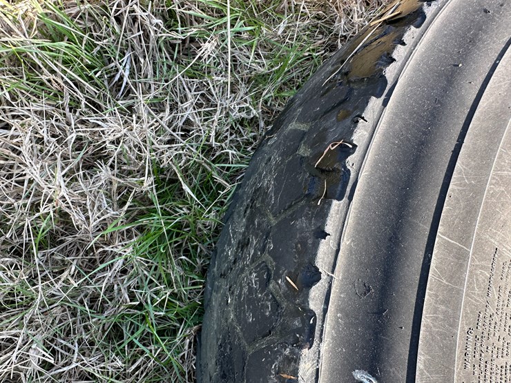 #36278-•-lot-of-(2)-295/75r22.5-tires-&-rims-image-4