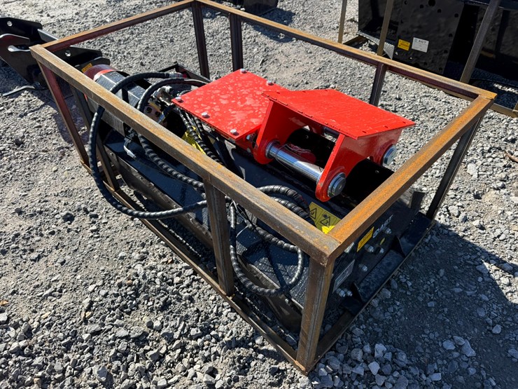 caterpillar-307-image-1