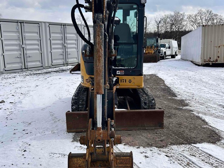 2019-deere-35g-image-8