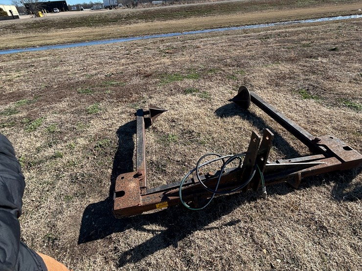 #37861-•-master-craft-hay-bale-unroller-image-4