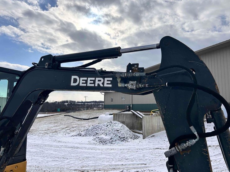 2019-deere-35g-image-11