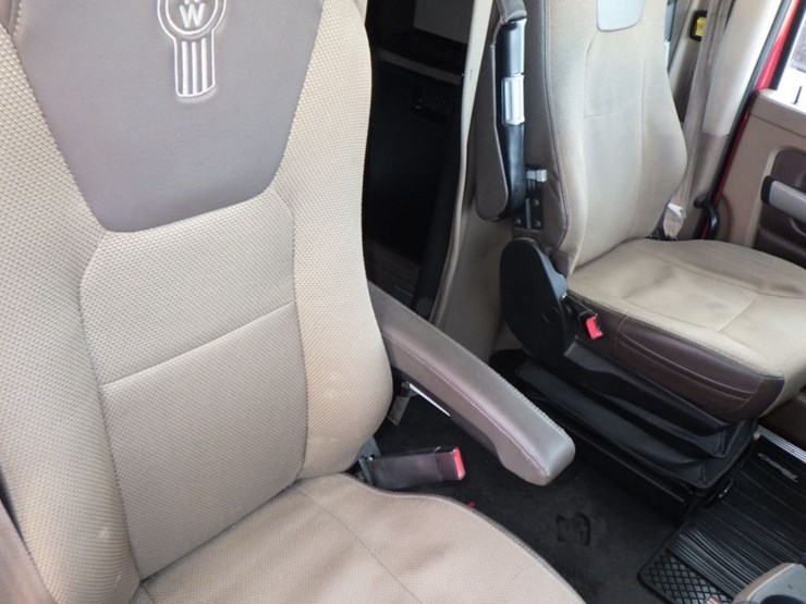 2020-kenworth-t680-image-7