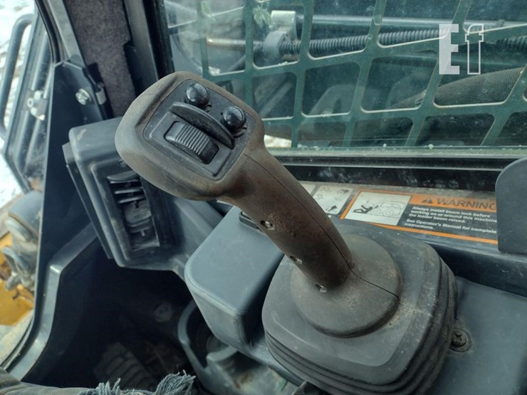 2021-deere-325g-image-9