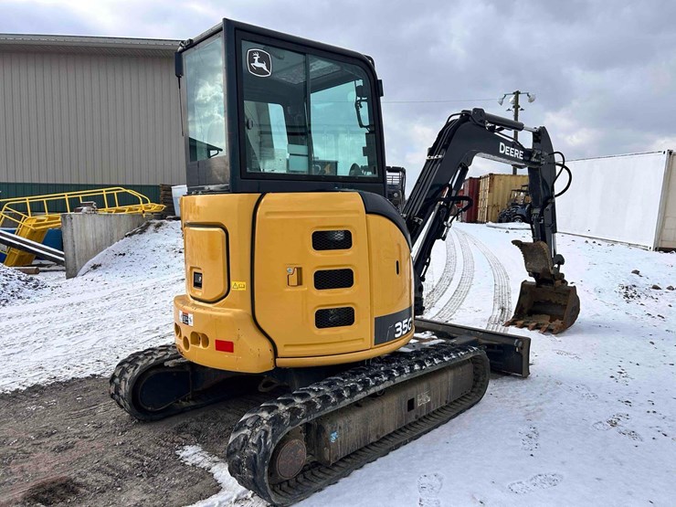 2019-deere-35g-image-5