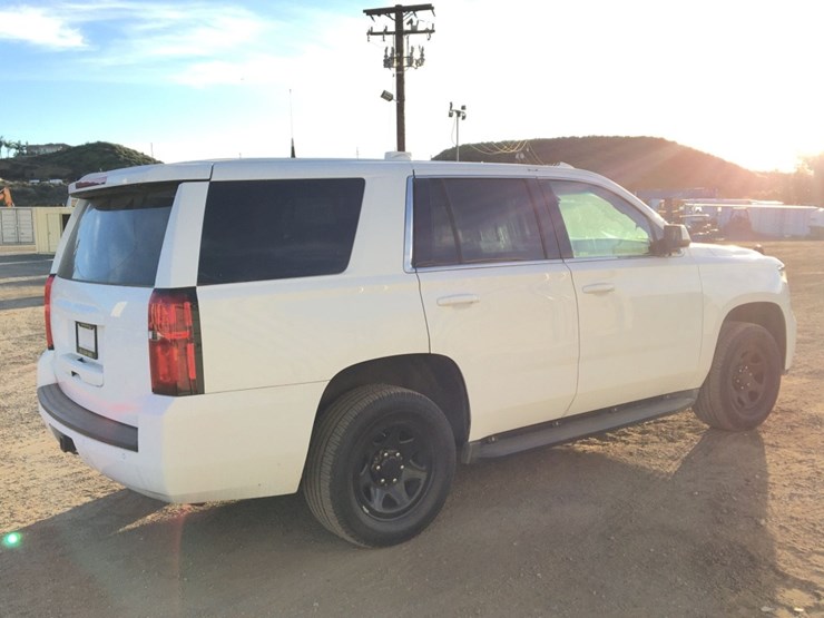 2016-chevrolet-tahoe-image-3
