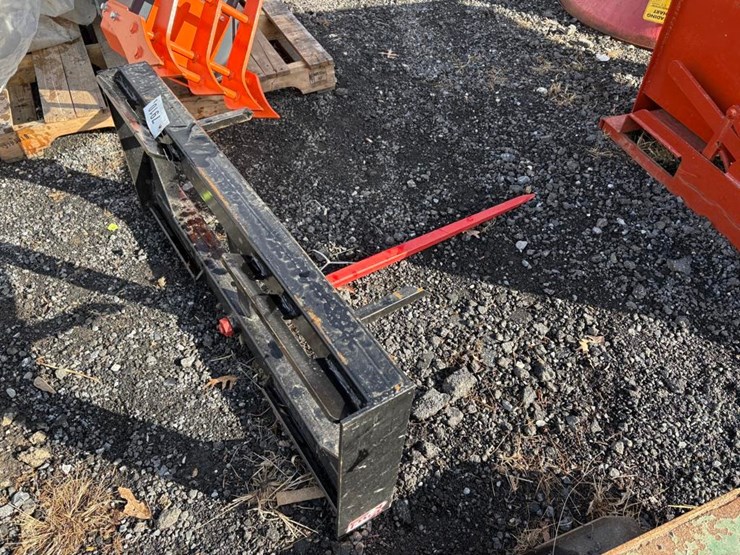 (new)-kivel-single-prong-bale-spear-image-2