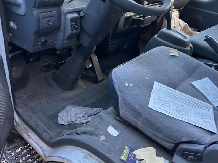 1997-isuzu-npr-image-31