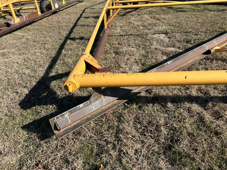 #35815-•-18'x52'-land-plane-image-18