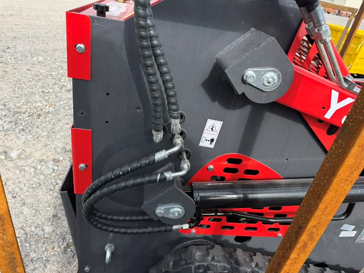 #22787-•-unused-agt-ysrt114-stand-on-tracked-loader-ysrt142025l110321-image-28